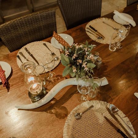 Out Of Africa Town Lodge Otjiwarongo Ngoại thất bức ảnh