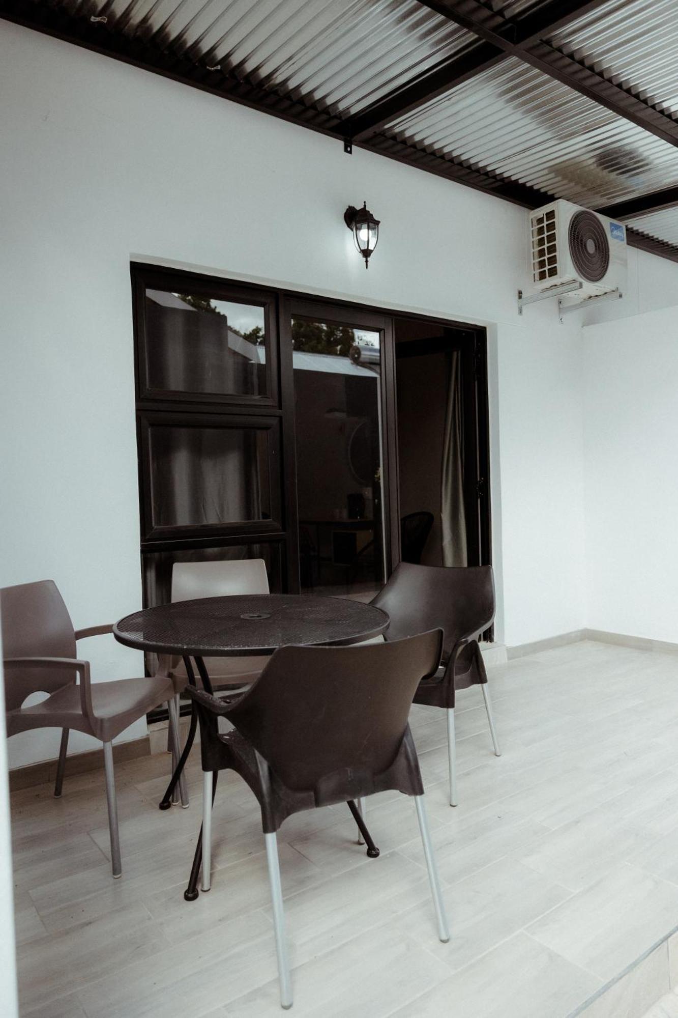 Out Of Africa Town Lodge Otjiwarongo Ngoại thất bức ảnh