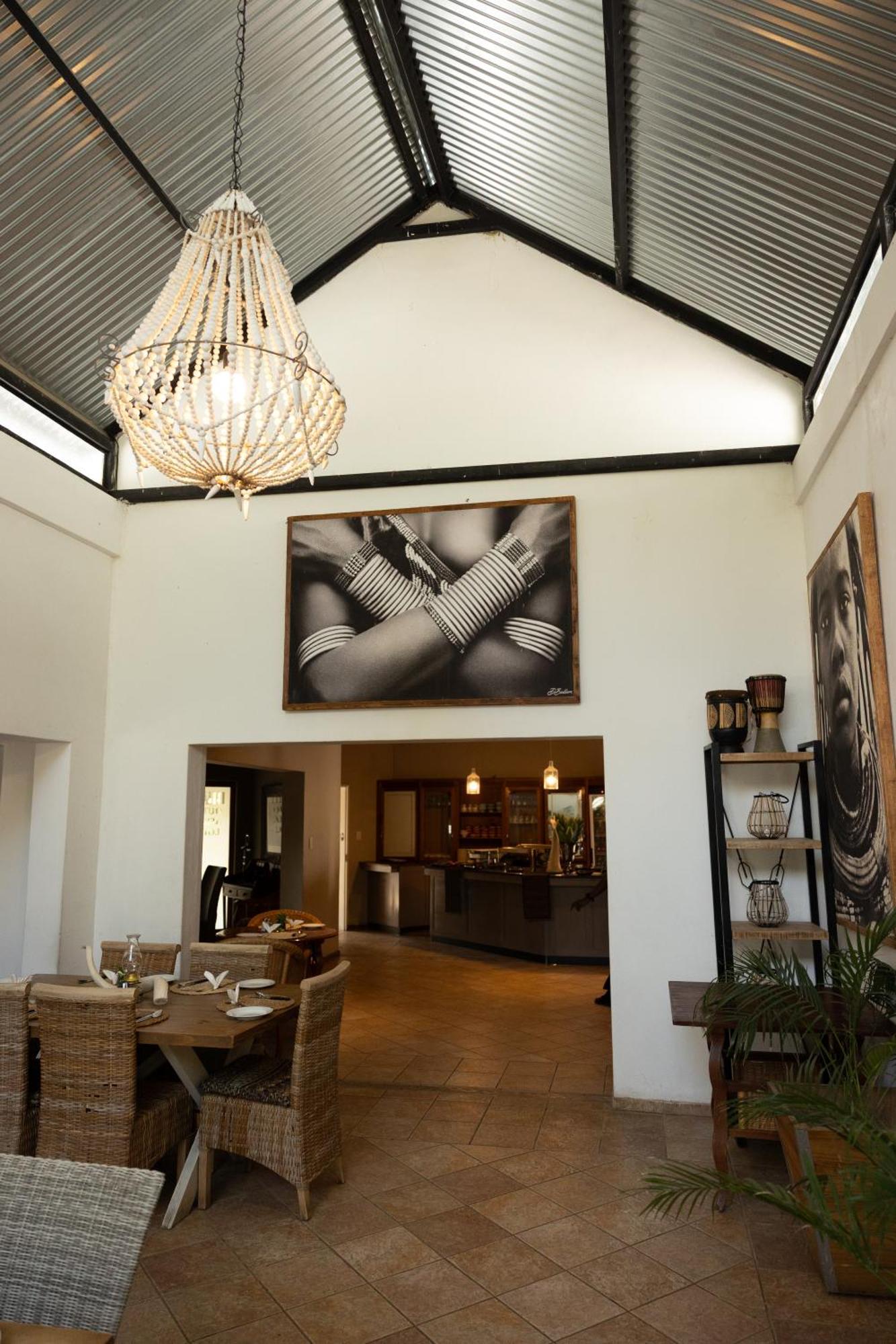 Out Of Africa Town Lodge Otjiwarongo Ngoại thất bức ảnh