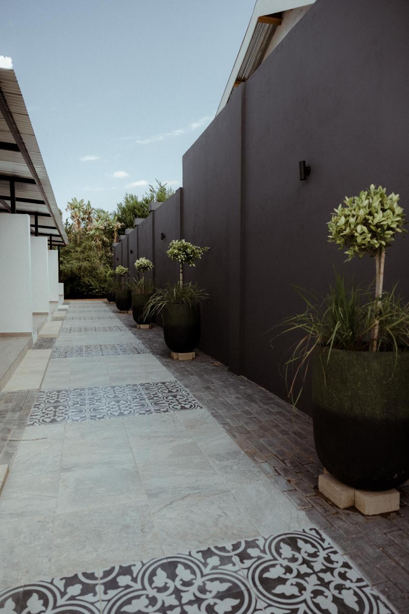 Out Of Africa Town Lodge Otjiwarongo Ngoại thất bức ảnh
