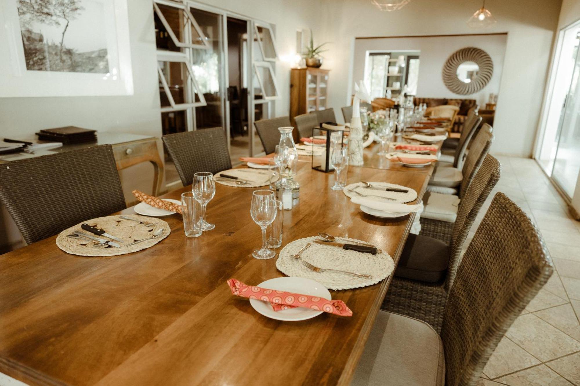Out Of Africa Town Lodge Otjiwarongo Ngoại thất bức ảnh