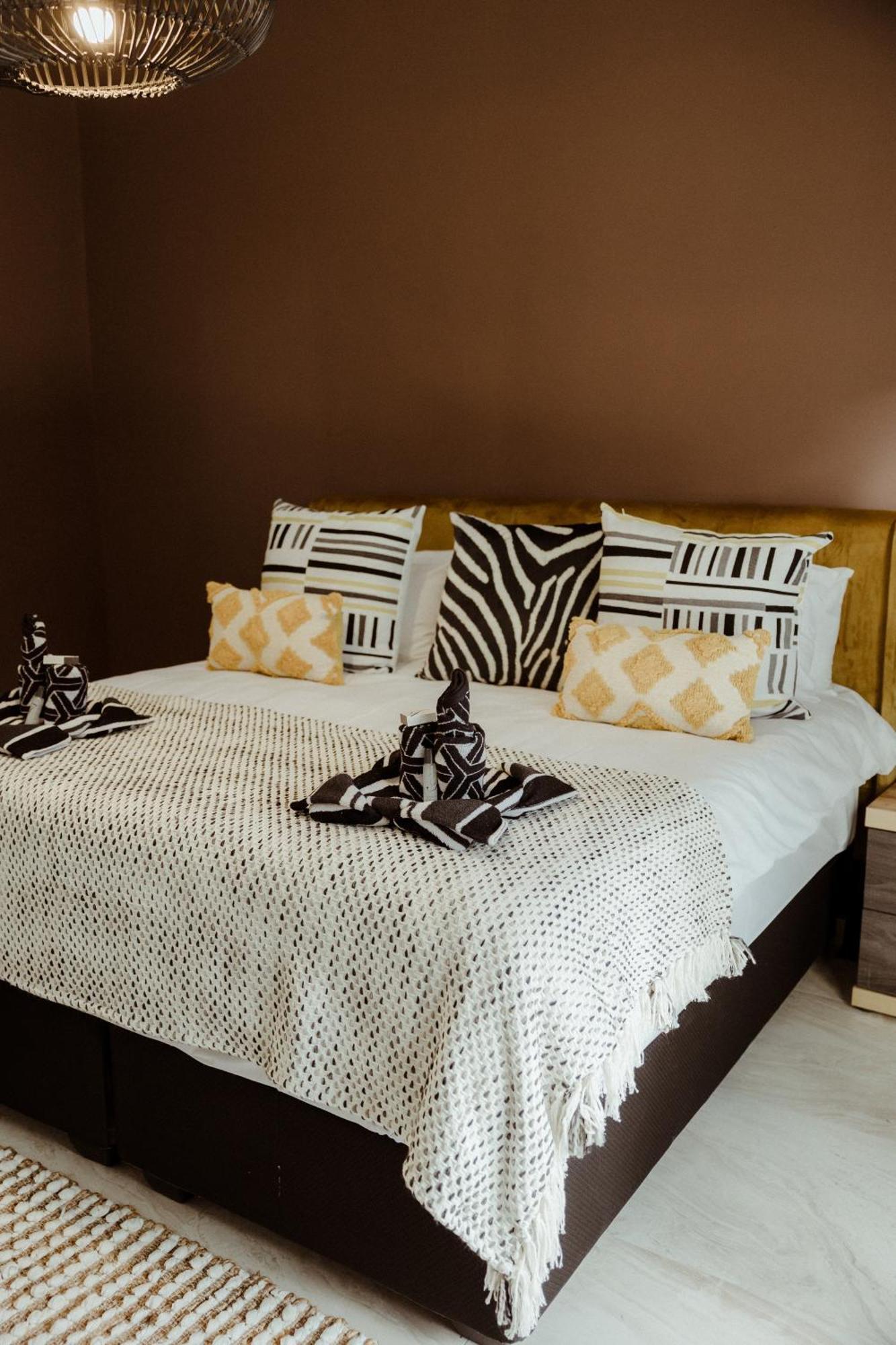 Out Of Africa Town Lodge Otjiwarongo Ngoại thất bức ảnh