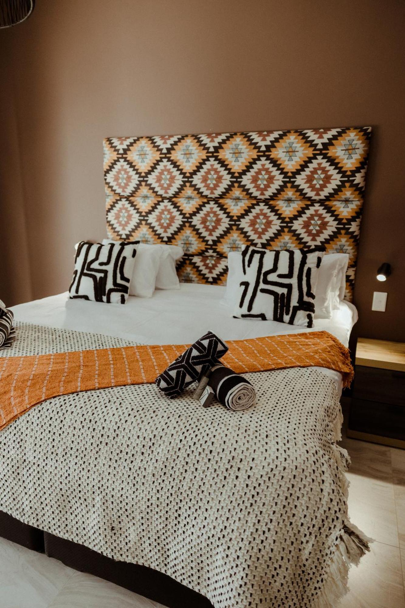 Out Of Africa Town Lodge Otjiwarongo Ngoại thất bức ảnh