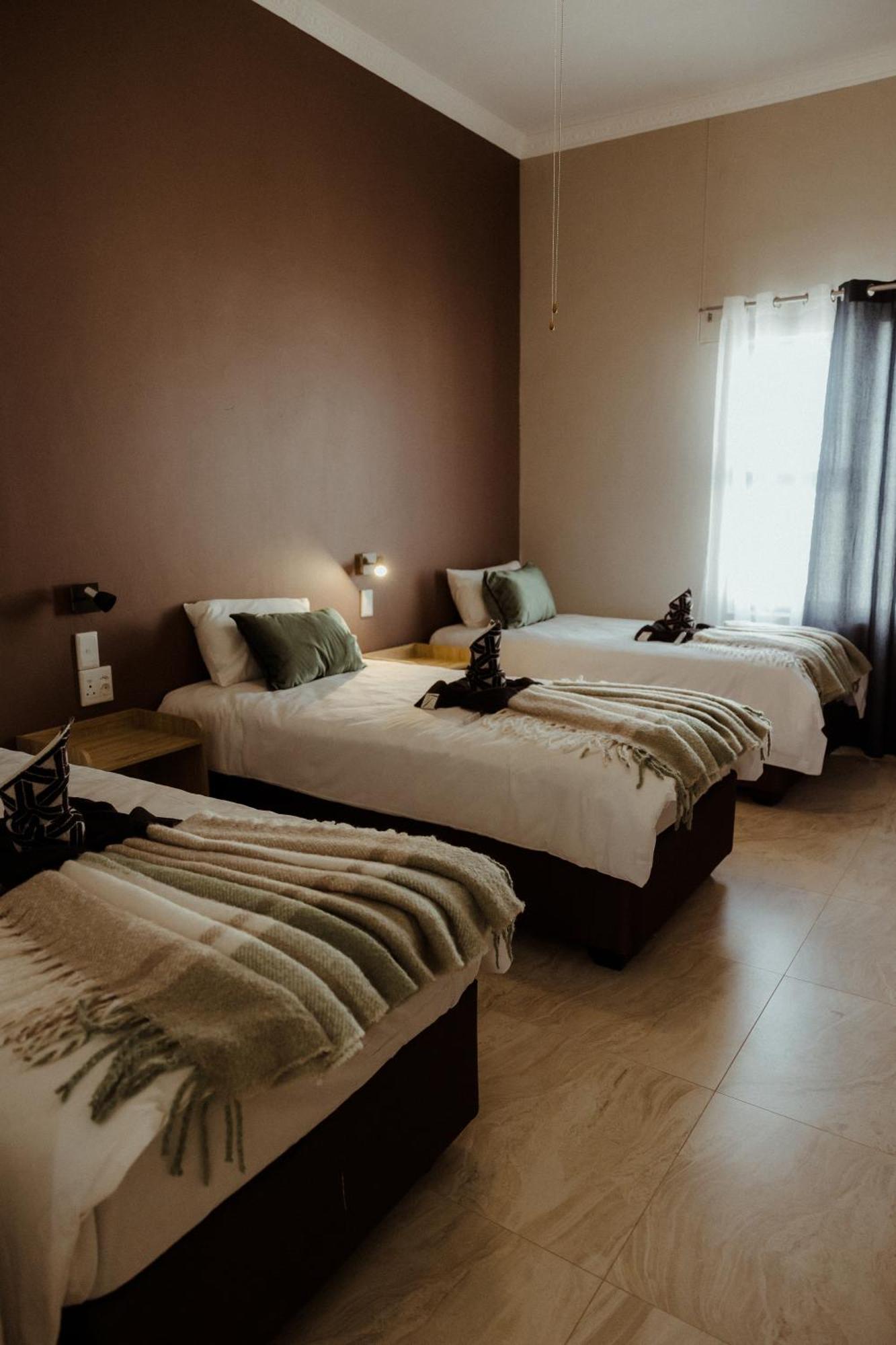 Out Of Africa Town Lodge Otjiwarongo Ngoại thất bức ảnh