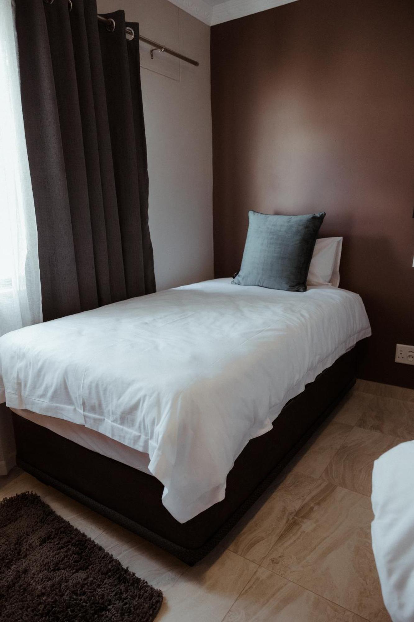 Out Of Africa Town Lodge Otjiwarongo Ngoại thất bức ảnh