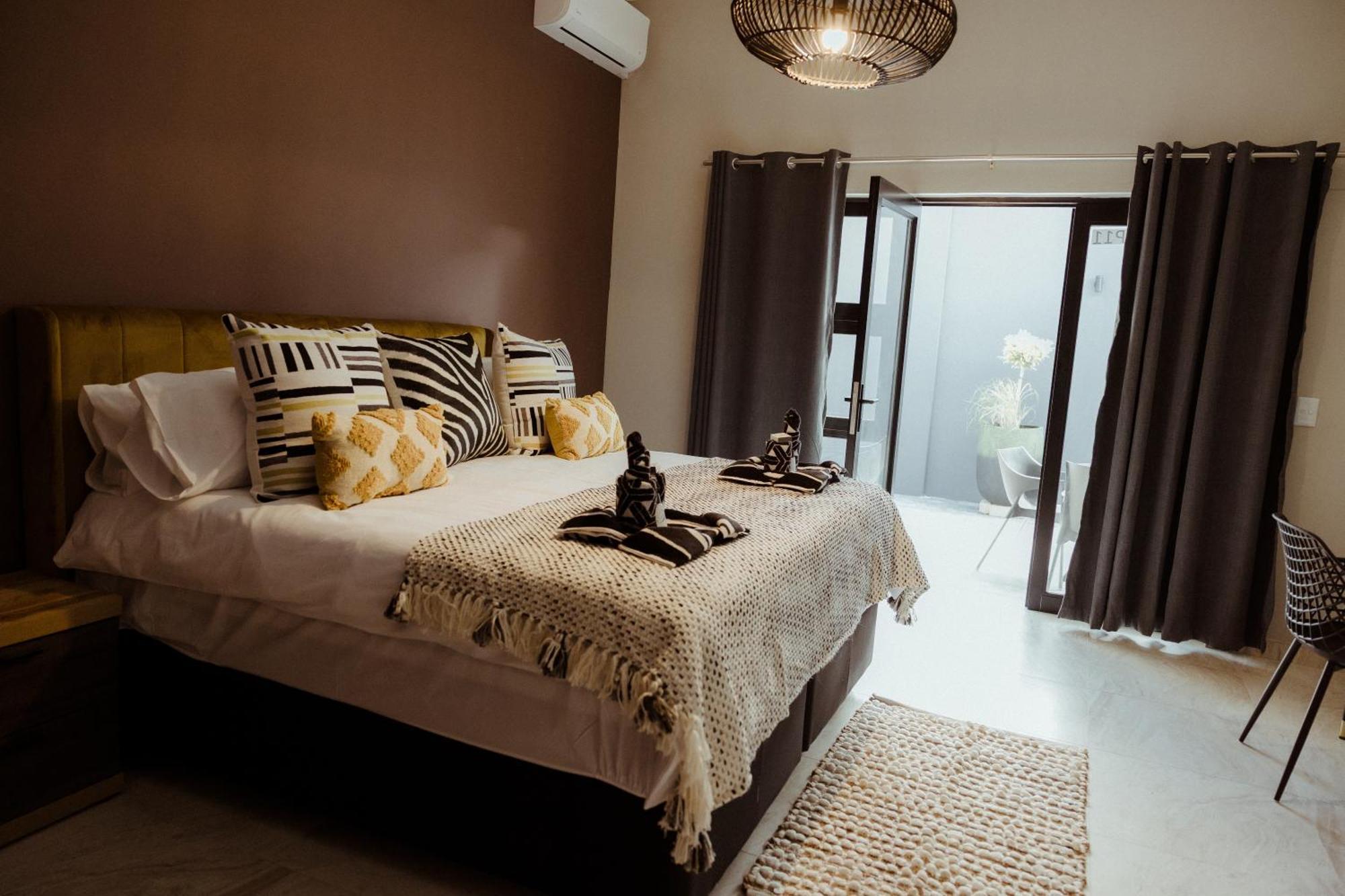 Out Of Africa Town Lodge Otjiwarongo Ngoại thất bức ảnh