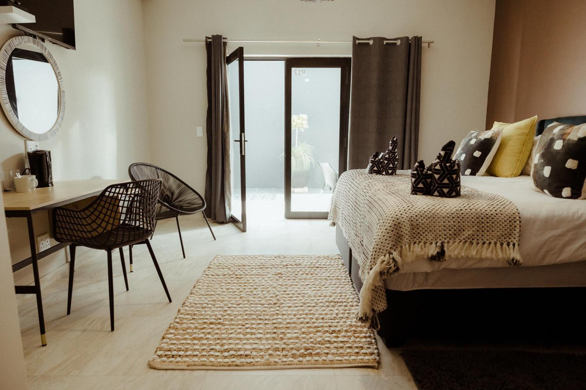 Out Of Africa Town Lodge Otjiwarongo Ngoại thất bức ảnh