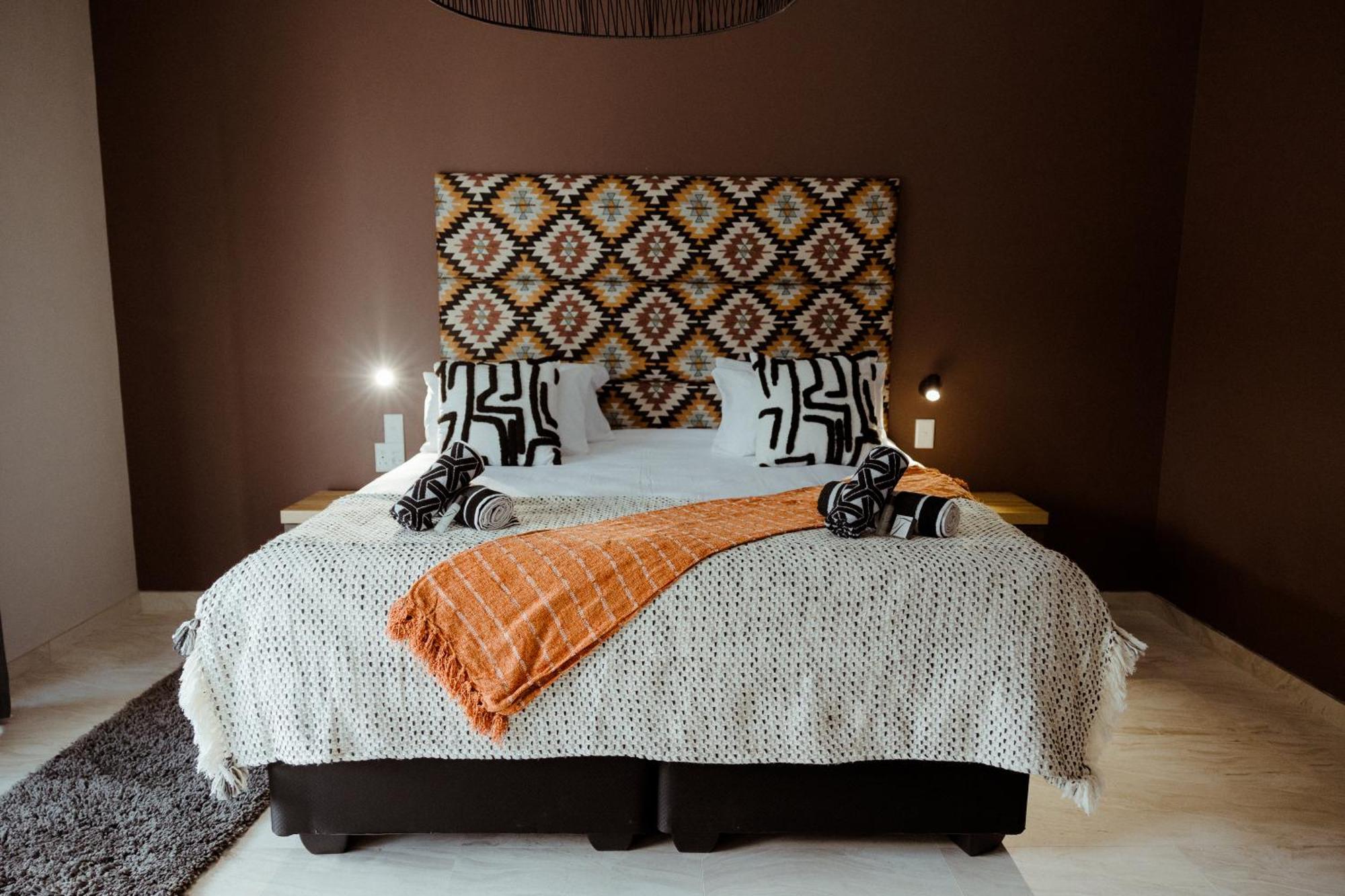Out Of Africa Town Lodge Otjiwarongo Ngoại thất bức ảnh