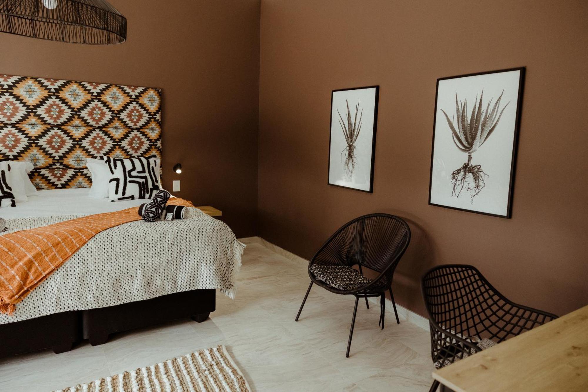 Out Of Africa Town Lodge Otjiwarongo Ngoại thất bức ảnh