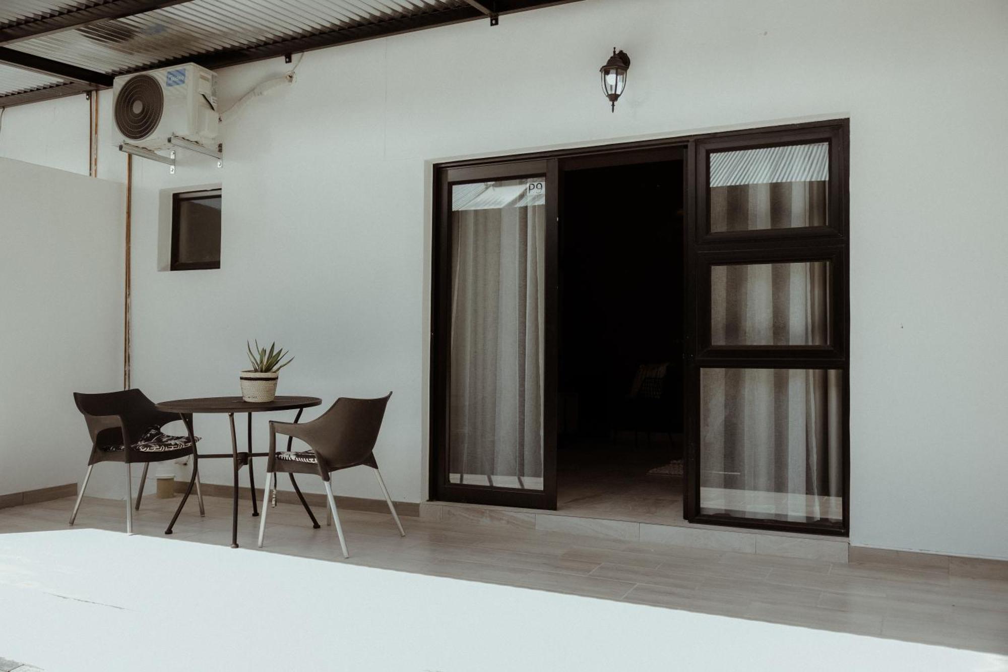 Out Of Africa Town Lodge Otjiwarongo Ngoại thất bức ảnh